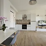 شقة The Stopover House